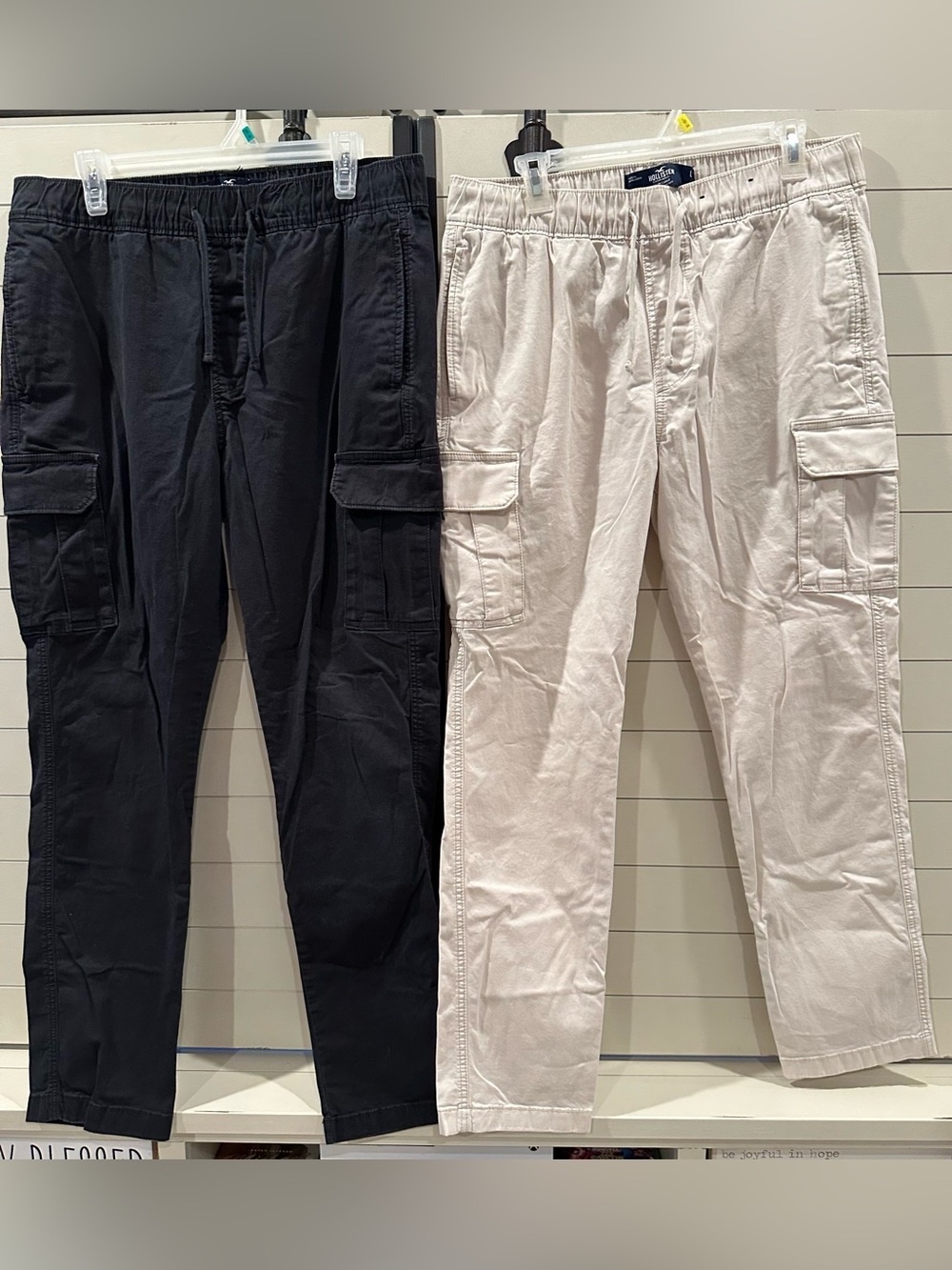Hollister Men's Slim Cargo Pants Lot - Black and Light Beige - Large